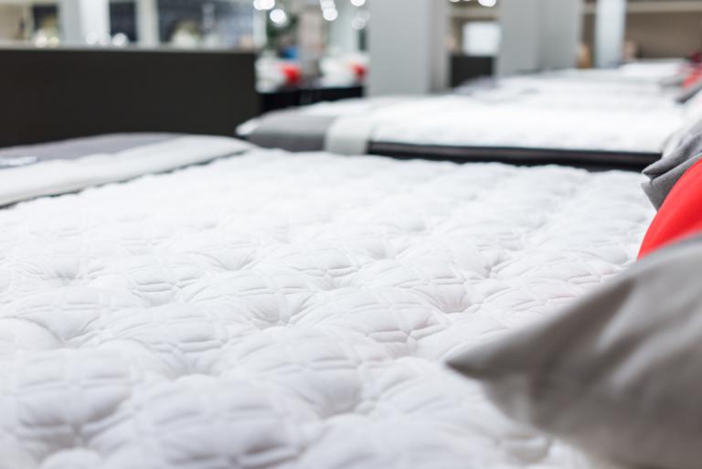 what-is-a-euro-top-mattress-differences-between-pillow-tops-euro-top